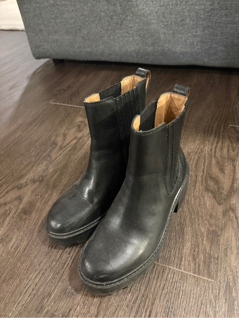 Madewell Women’s Black Chelsea Heeled Boots